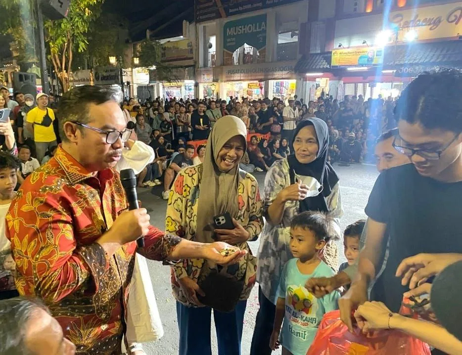 The elderly and toddlers brought home Rp1 million