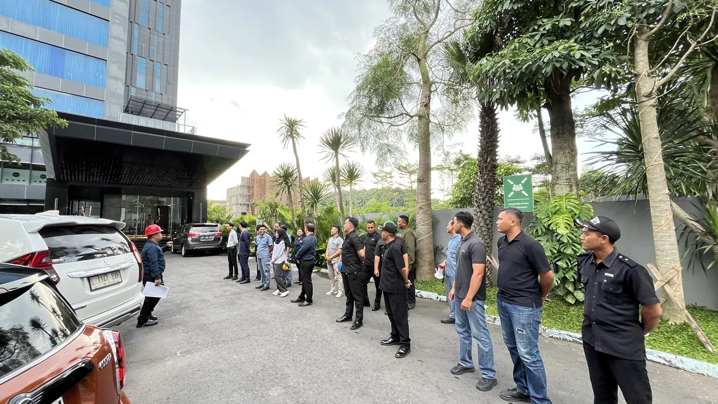 Guest and Employee Safety is the Focus, ASTON Gejayan Holds Fire Handling Simulation
