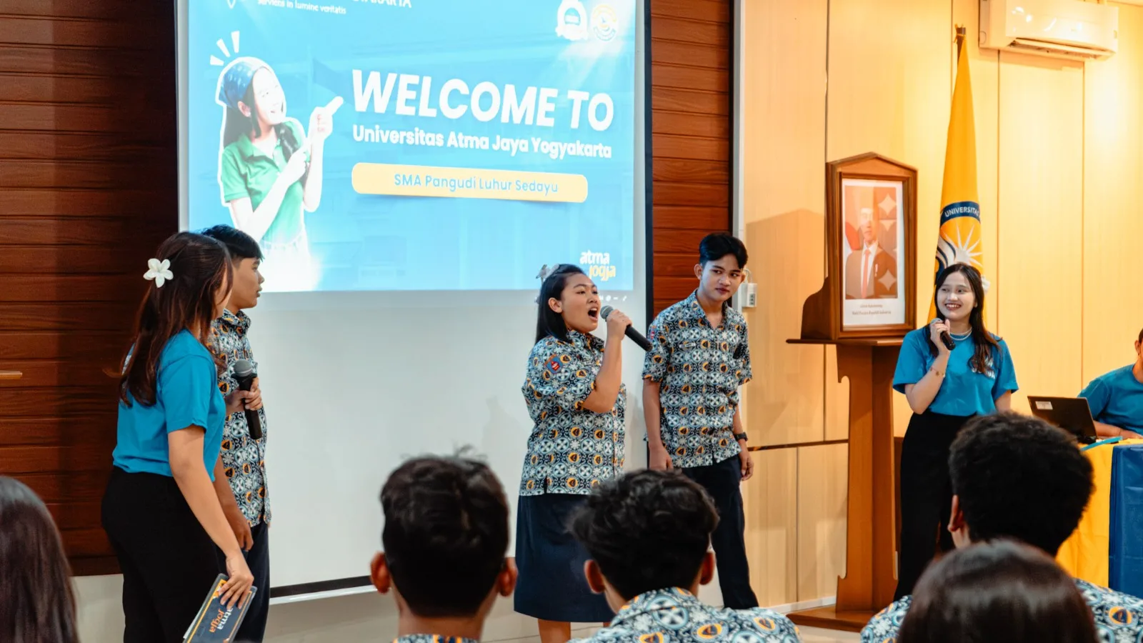 UAJY Invites Pangudi Luhur Sedayu High School Students to Experience Being a Student in One Day